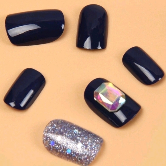 3D Rhinestone & Glitter Press on Nails - Picture 5 of 17